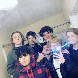 Meet your Posher, Max